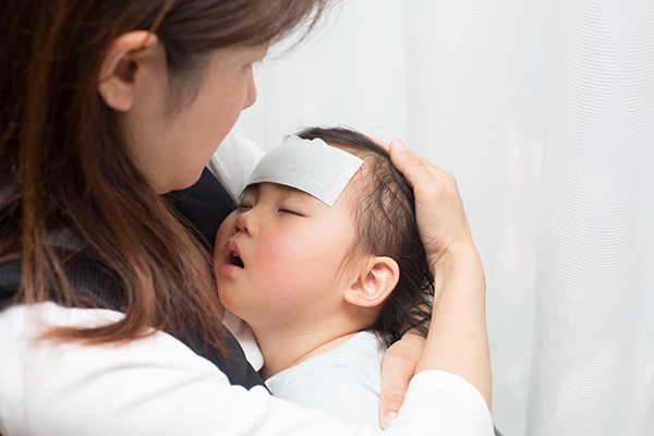 プール熱（咽頭結膜熱）について小児科専門医が詳しく解説します。